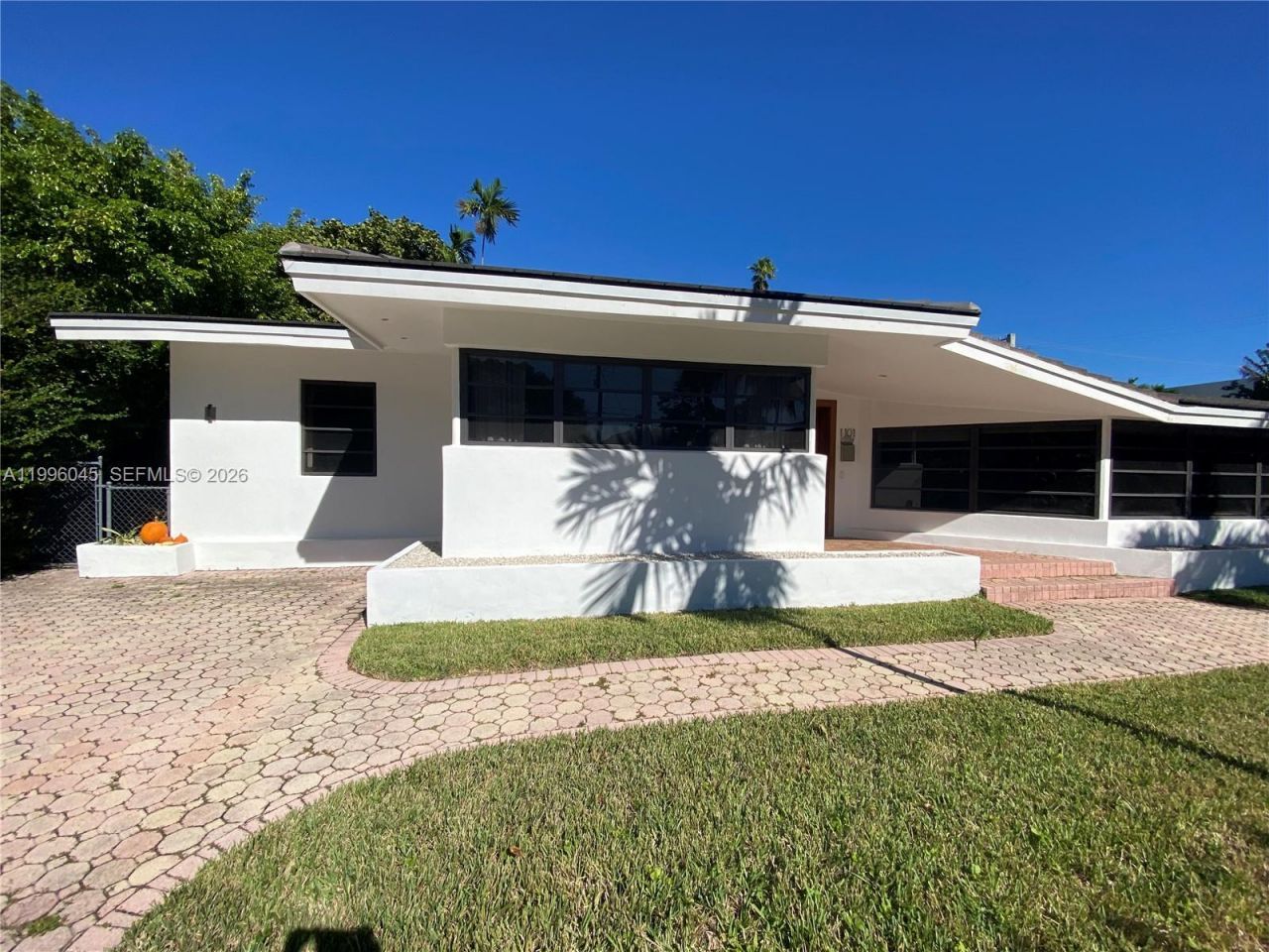 1101 Bay Dr, Miami Beach, FL 33141 Photo