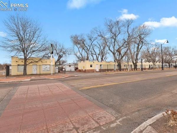 2400 Lake Avenue, Pueblo, CO 81004