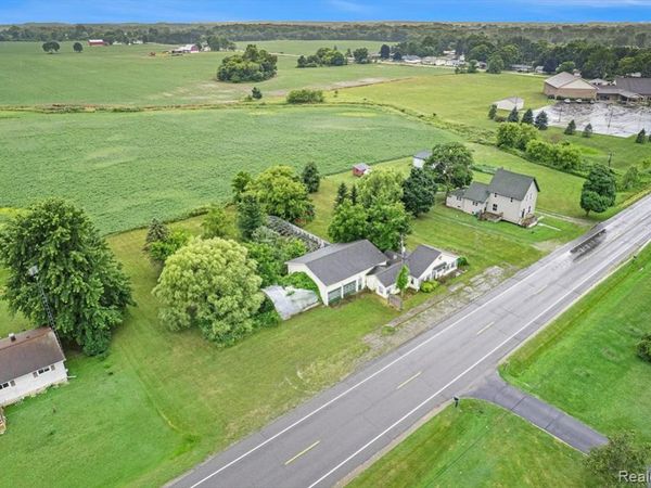 10122 E Newburg Road , Vernon Twp, MI 48429