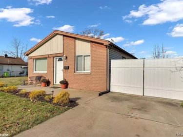 19331 Meier Street, Roseville, MI 48066