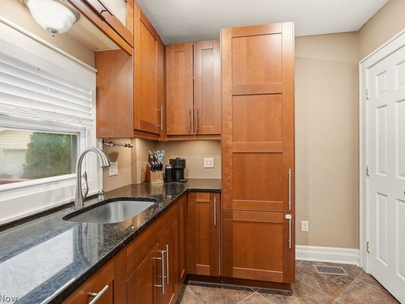 212 Marguerite Avenue , Cuyahoga Falls, OH 44221 Photo 11