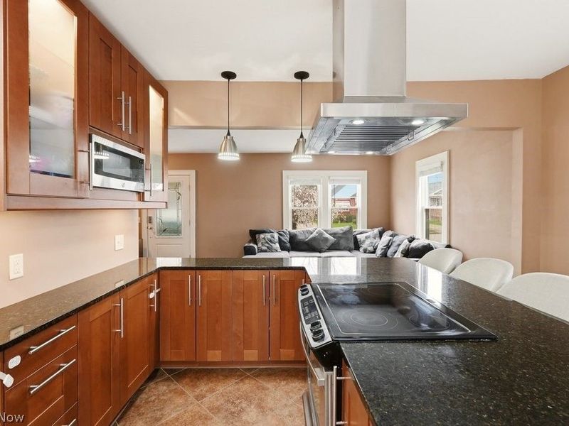 212 Marguerite Avenue , Cuyahoga Falls, OH 44221 Photo 8