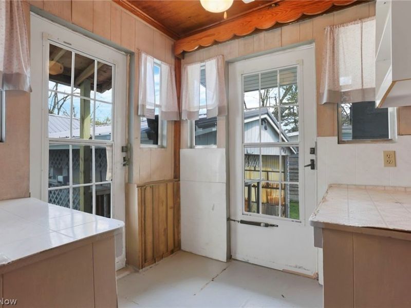 140 S Valley Street, Unit 140, Corning, OH 43730 Photo 32