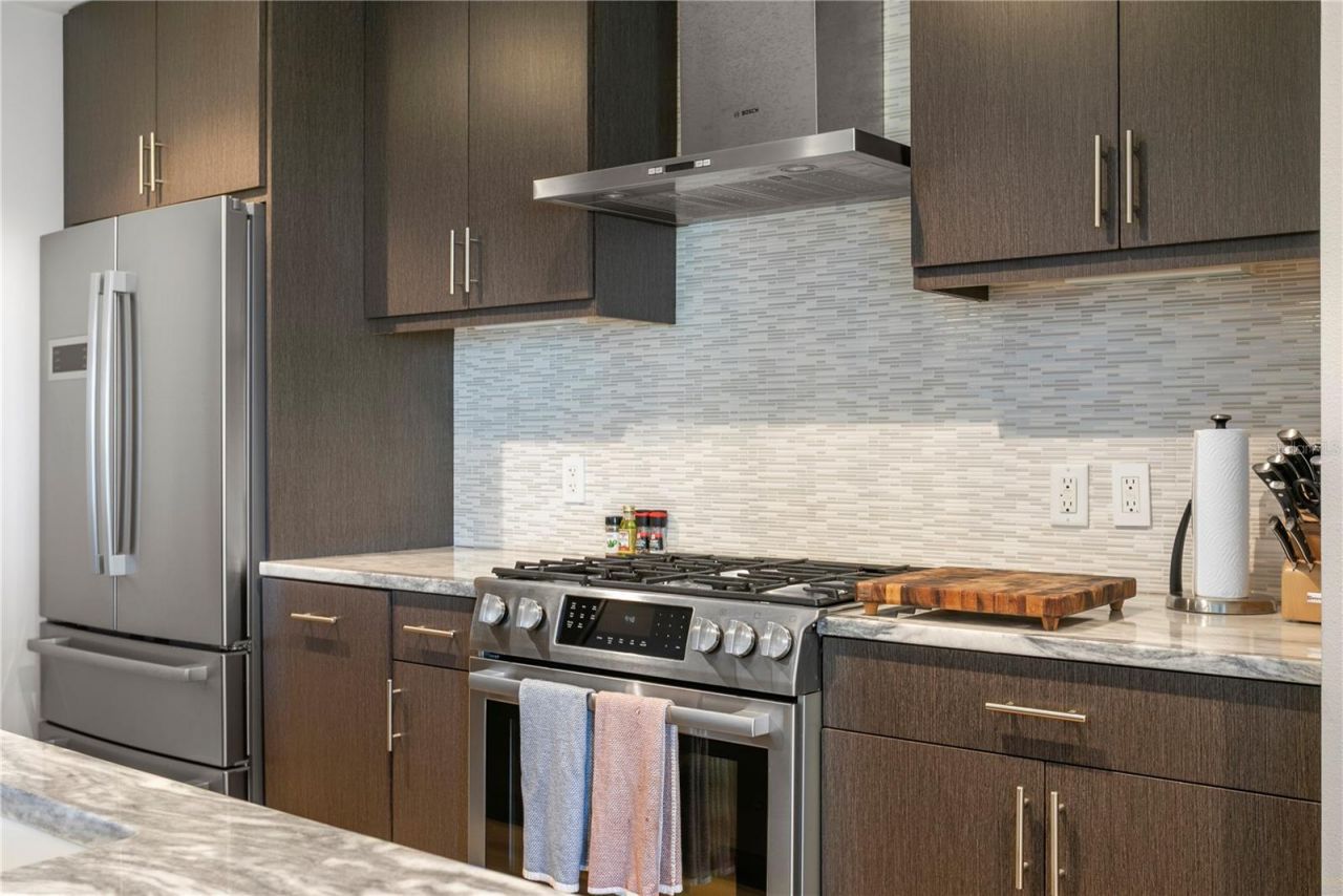 199 Dali Boulevard, Unit 1002, Saint Petersburg, FL 33701 Photo