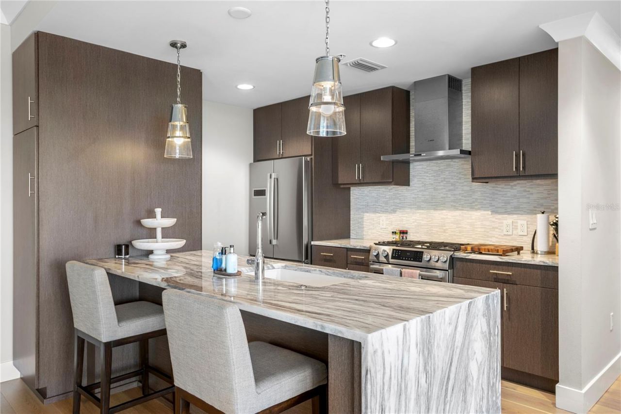 199 Dali Boulevard, Unit 1002, Saint Petersburg, FL 33701 Photo