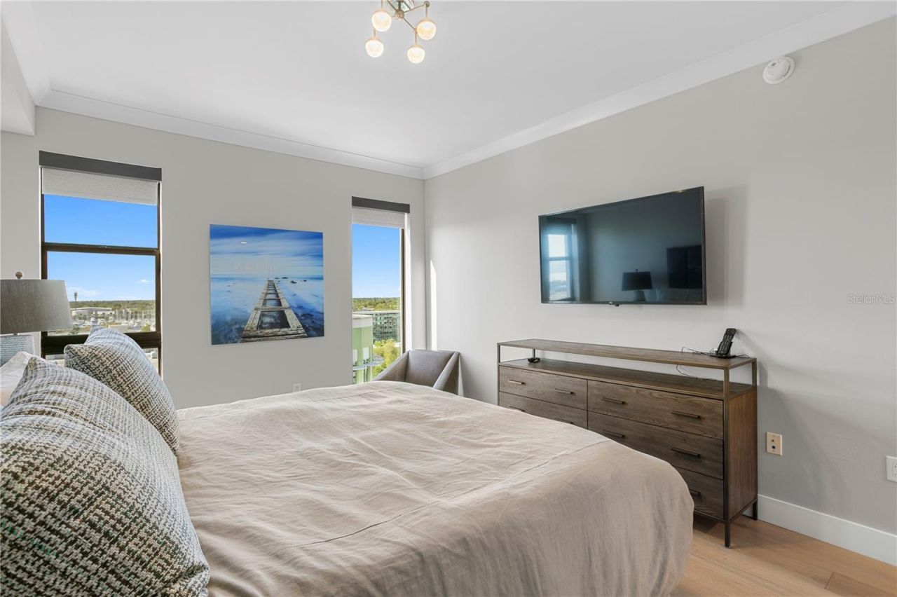 199 Dali Boulevard, Unit 1002, Saint Petersburg, FL 33701 Photo