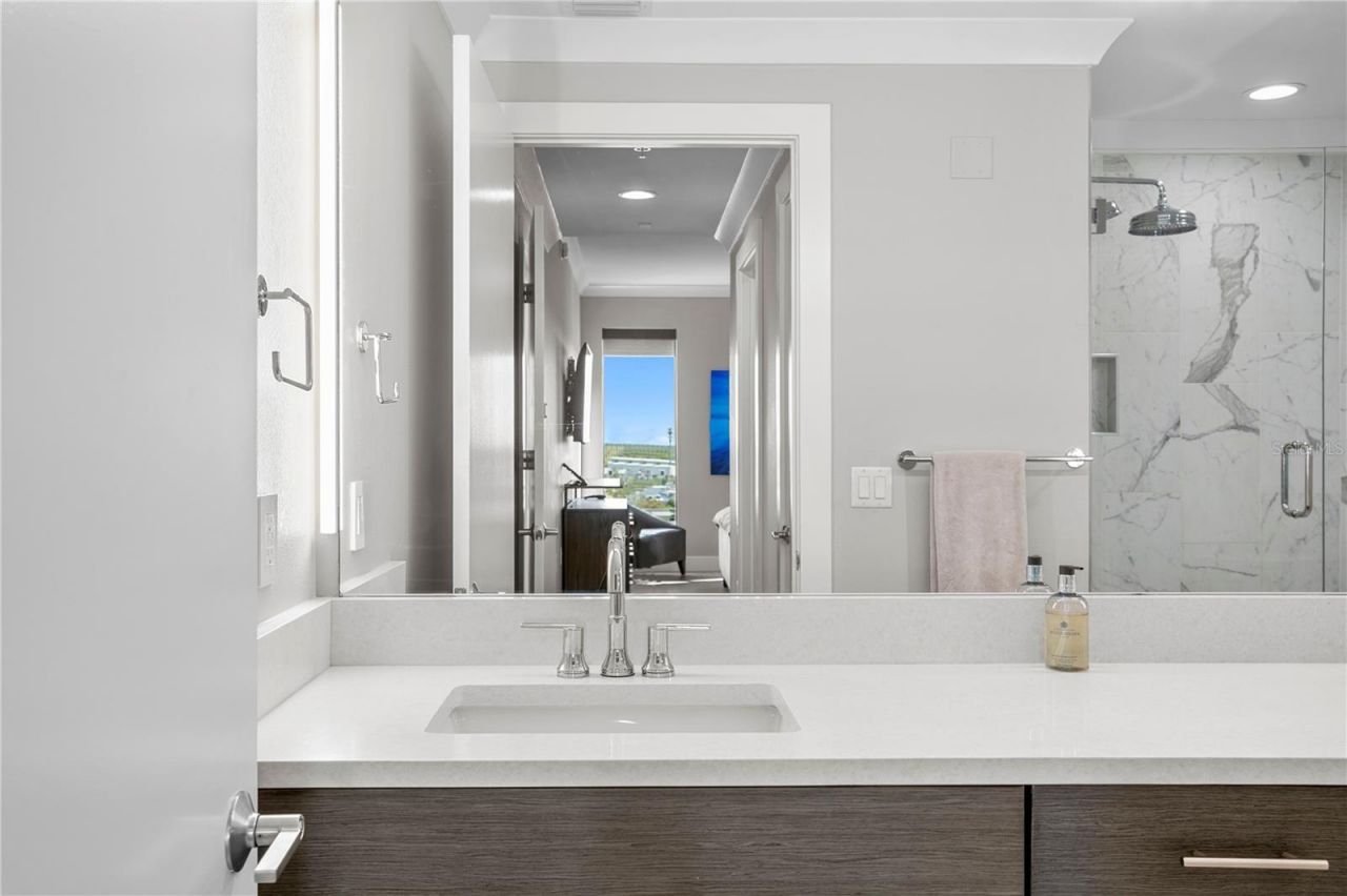 199 Dali Boulevard, Unit 1002, Saint Petersburg, FL 33701 Photo