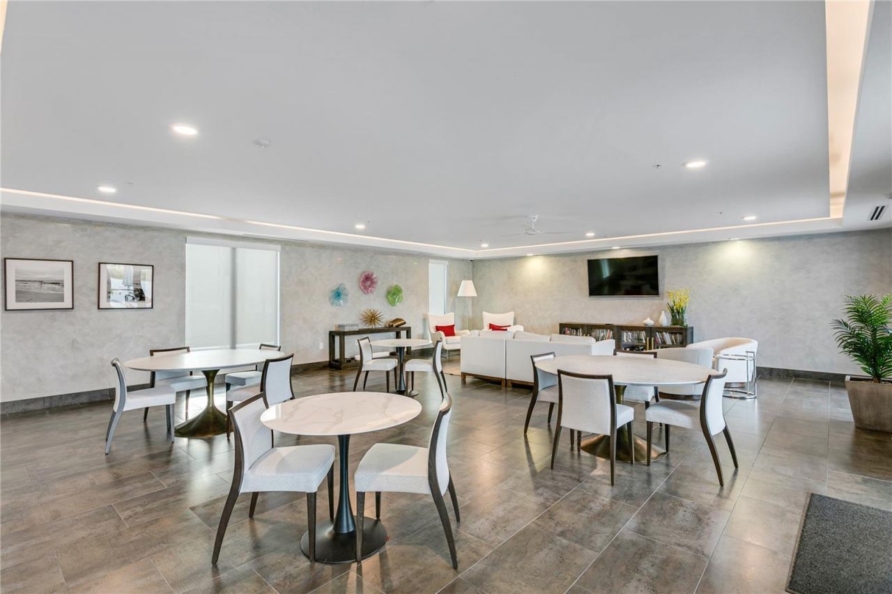 199 Dali Boulevard, Unit 1002, Saint Petersburg, FL 33701 Photo
