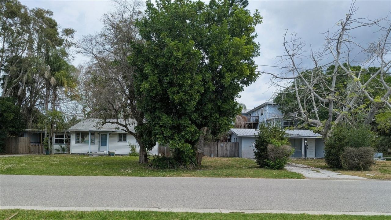 7001 & 7011 Hibiscus Avenue S, South Pasadena, FL 33707 Photo