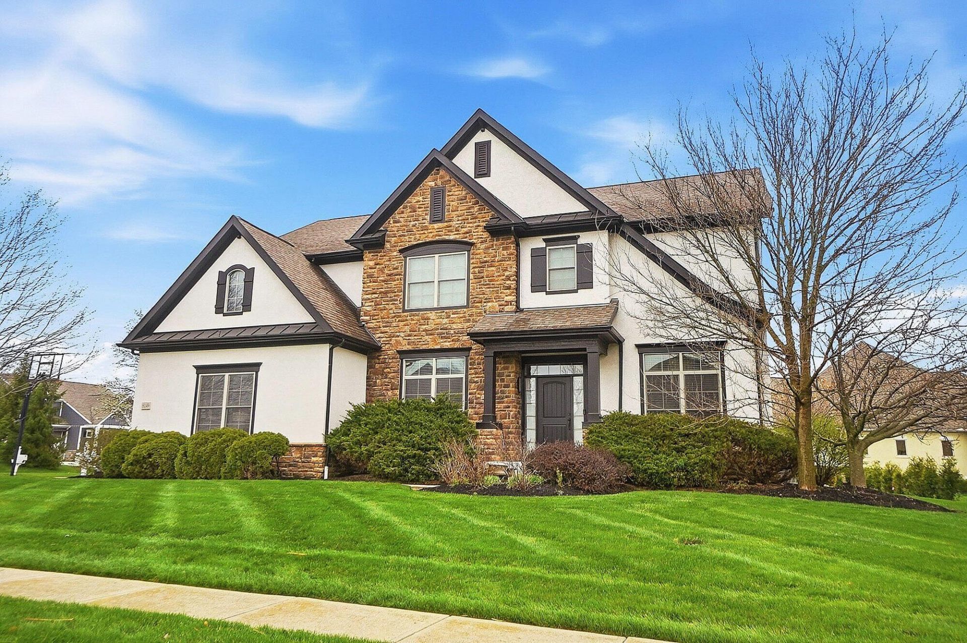 8149 Grant Drive, Dublin, OH 43017 Main Photo