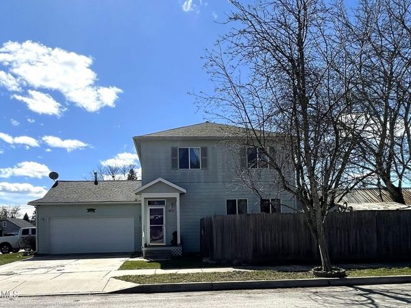 1201 Spruce St , Sandpoint, ID 83864