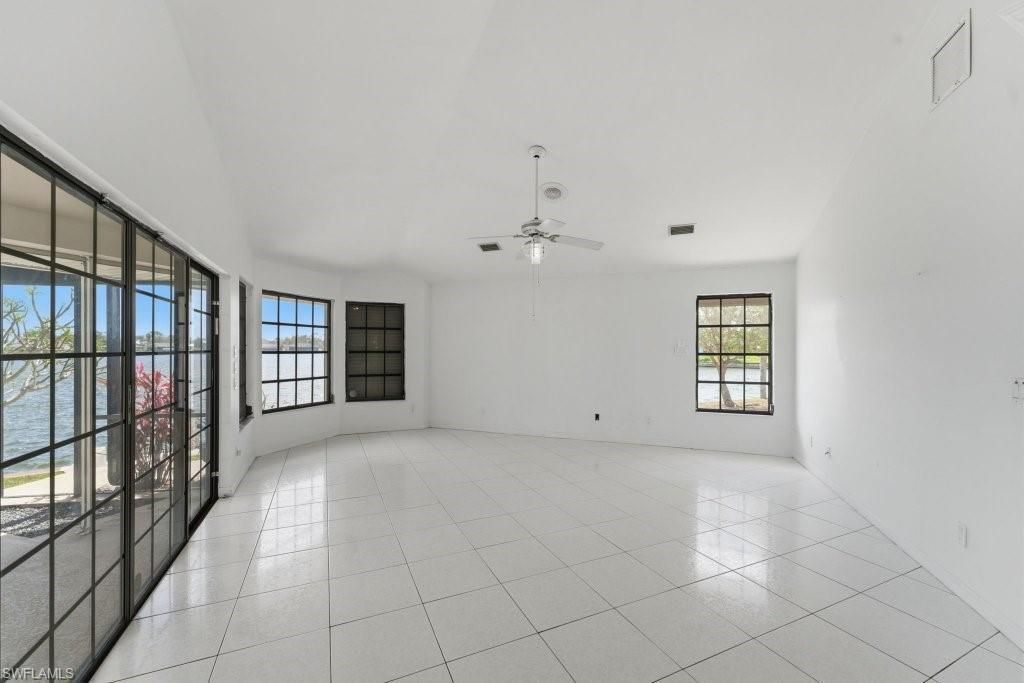 837 SW 2nd Ave, Cape Coral, FL 33991 Photo