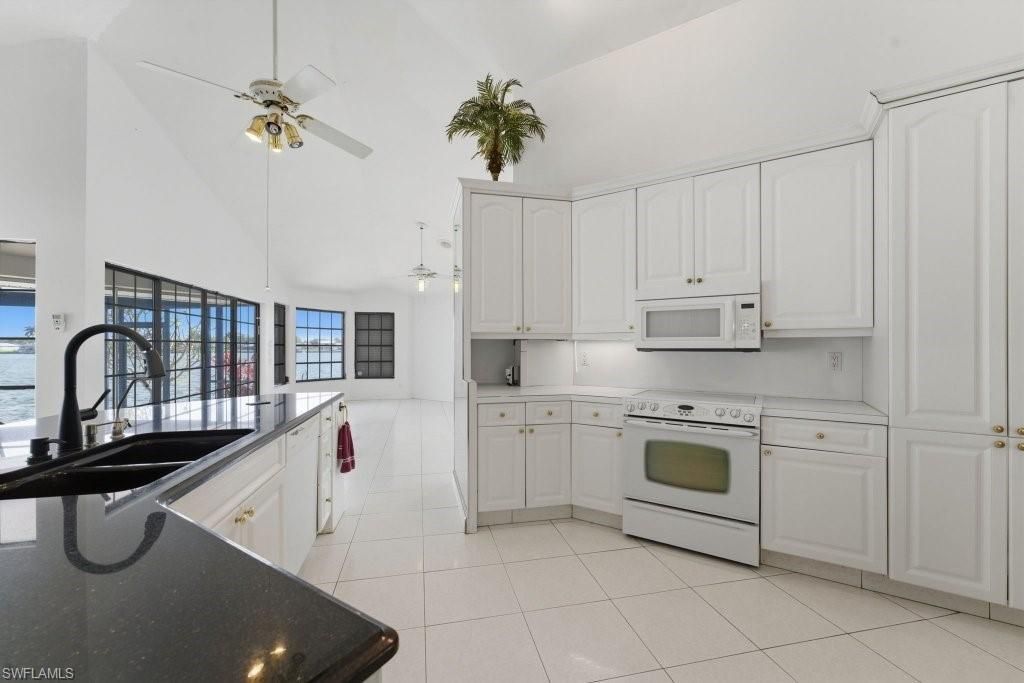 837 SW 2nd Ave, Cape Coral, FL 33991 Photo