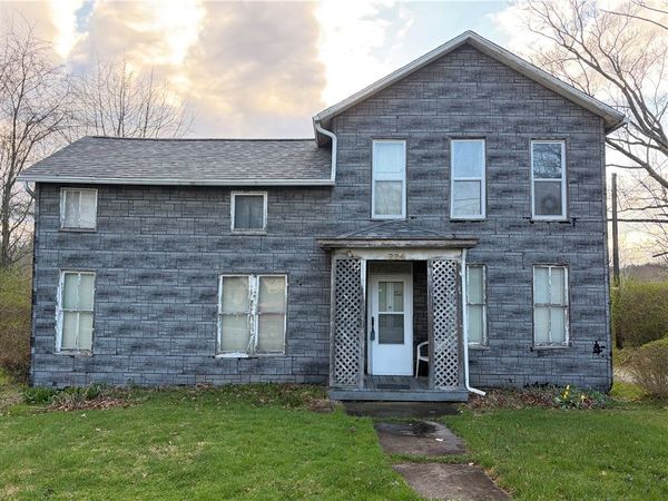 224 S Shenango St, Mercer, PA 16137