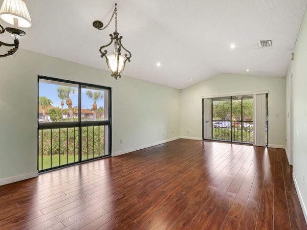 351 Club Circle, Unit 207, Boca Raton, FL 33487