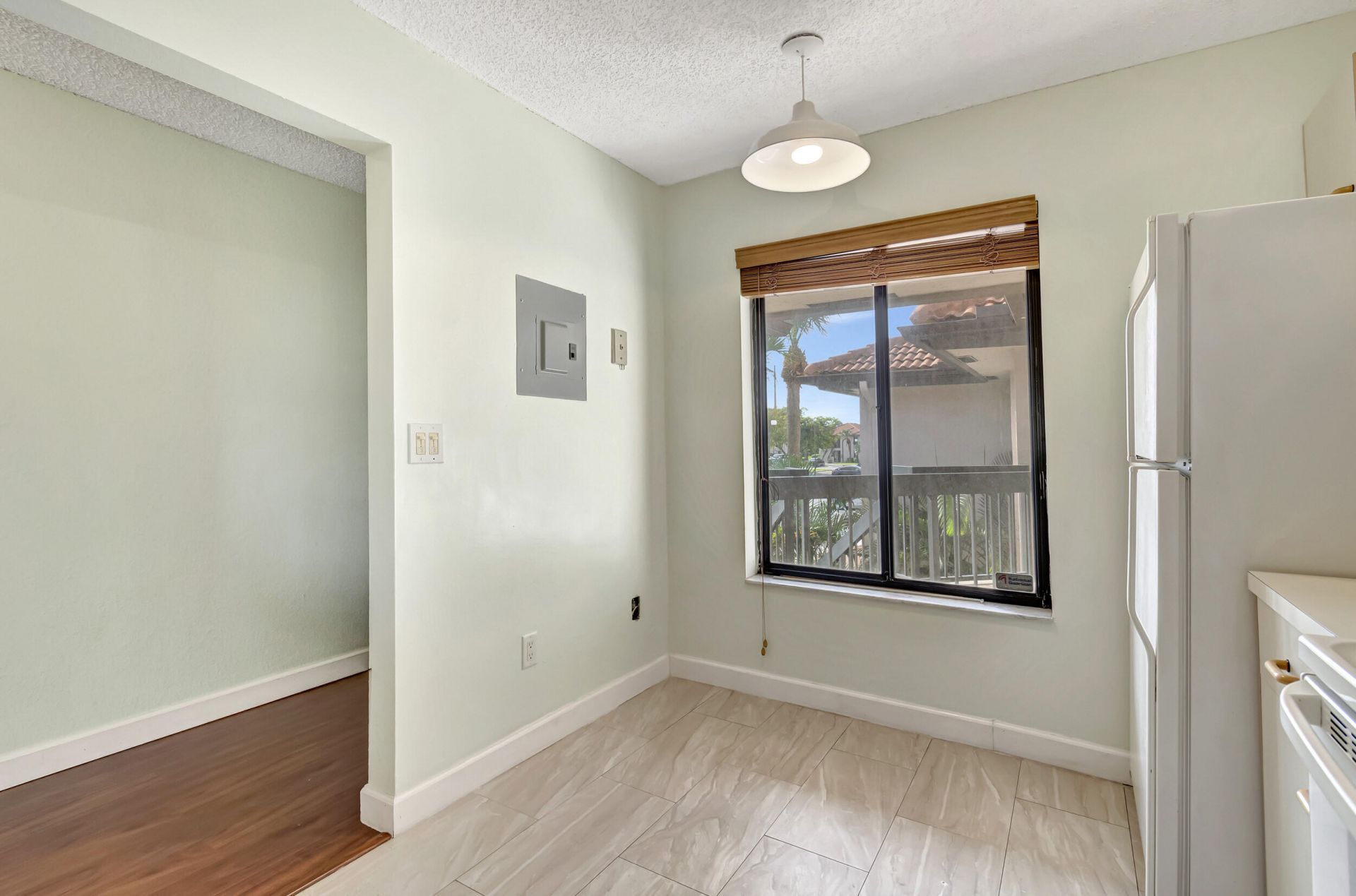 351 Club Circle, Unit 207, Boca Raton, FL 33487 Photo