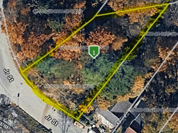 8 JUNIOR STREET , GLEN ROCK, PA 17327