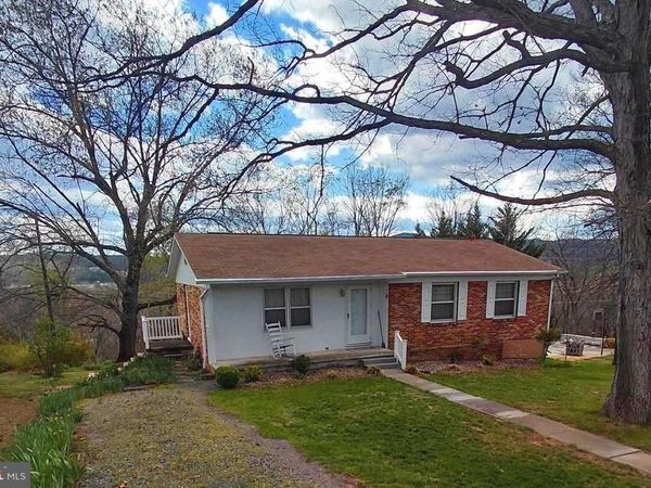201 WOODLAWN DRIVE, PETERSBURG, WV 26847