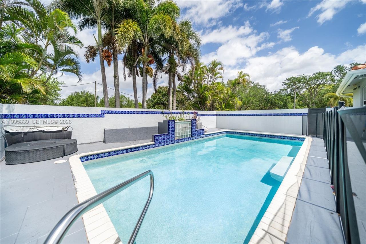 5303 SW 111th Ter, Davie, FL 33328 Photo