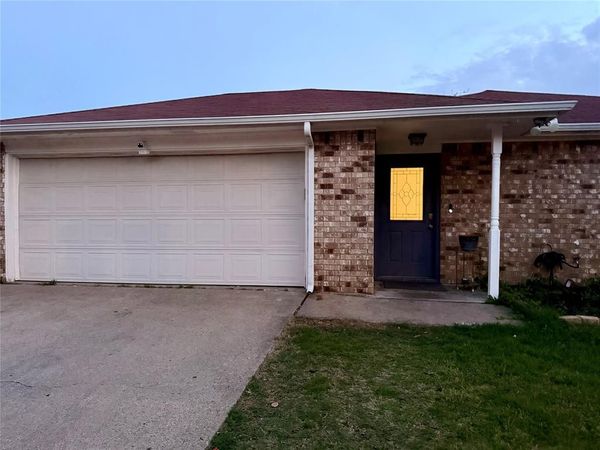 422 Jellison Boulevard, Duncanville, TX 75116