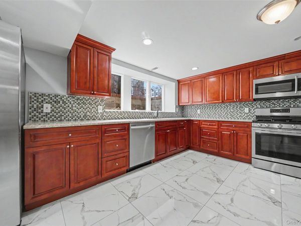 635 E Lincoln Avenue, Mount Vernon, NY 10552