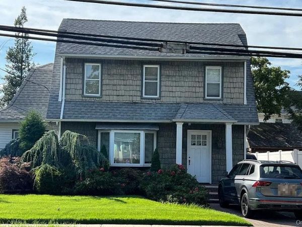 86 Fletcher Avenue , Valley Stream, NY 11580