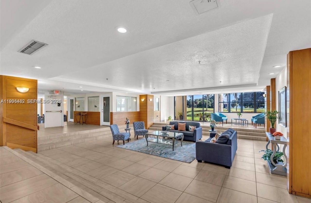 16300 Golf Club Rd, Unit 208, Weston, FL 33326 Photo