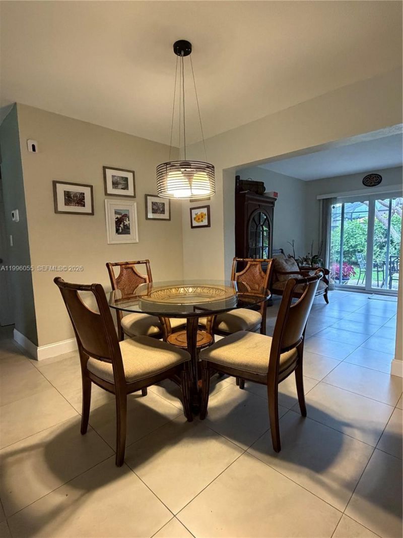 7008 NW 95th Ter, Tamarac, FL 33321 Photo
