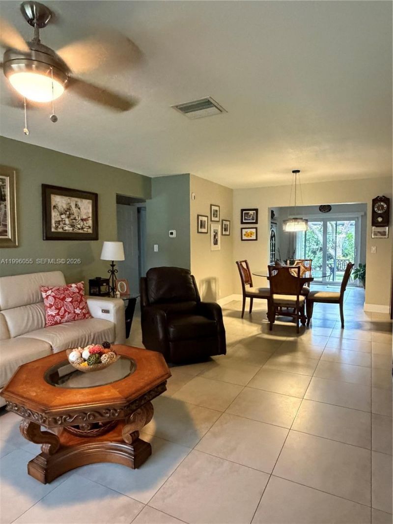 7008 NW 95th Ter, Tamarac, FL 33321 Photo