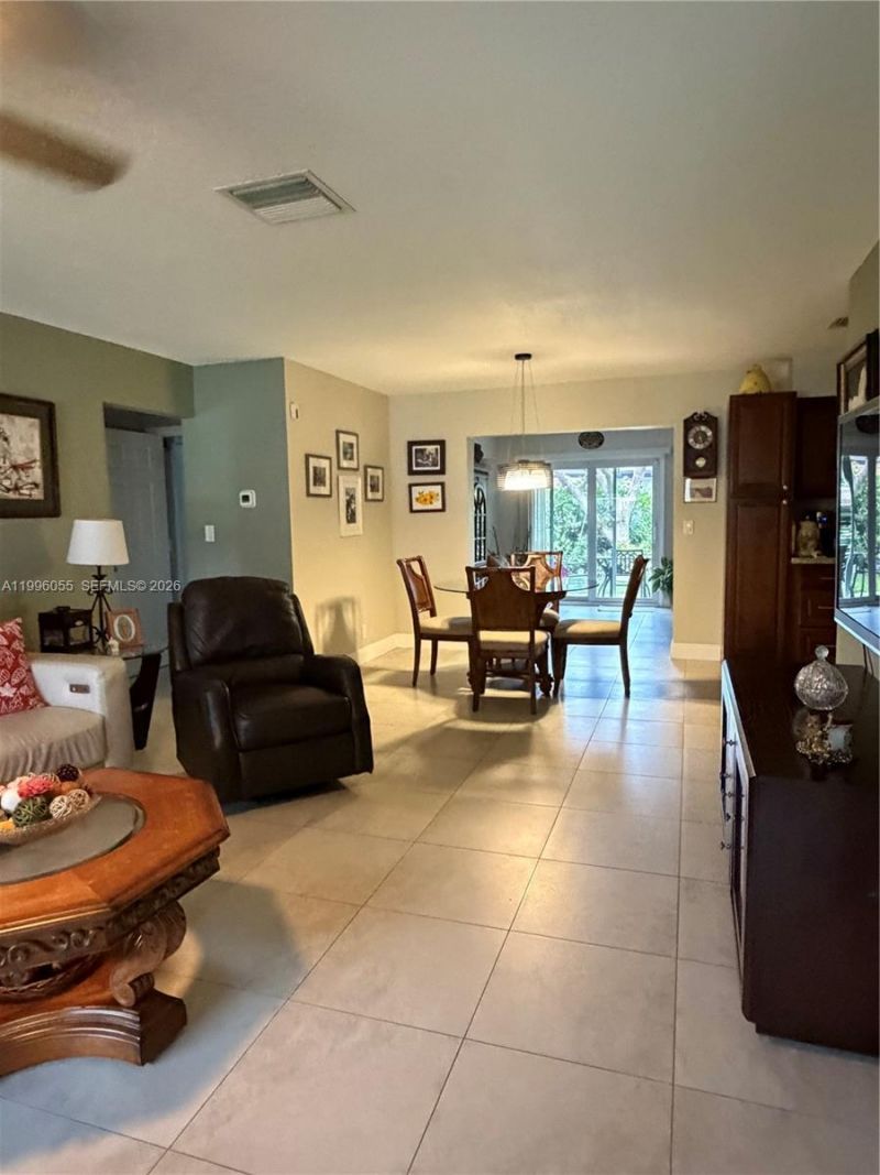 7008 NW 95th Ter, Tamarac, FL 33321 Photo