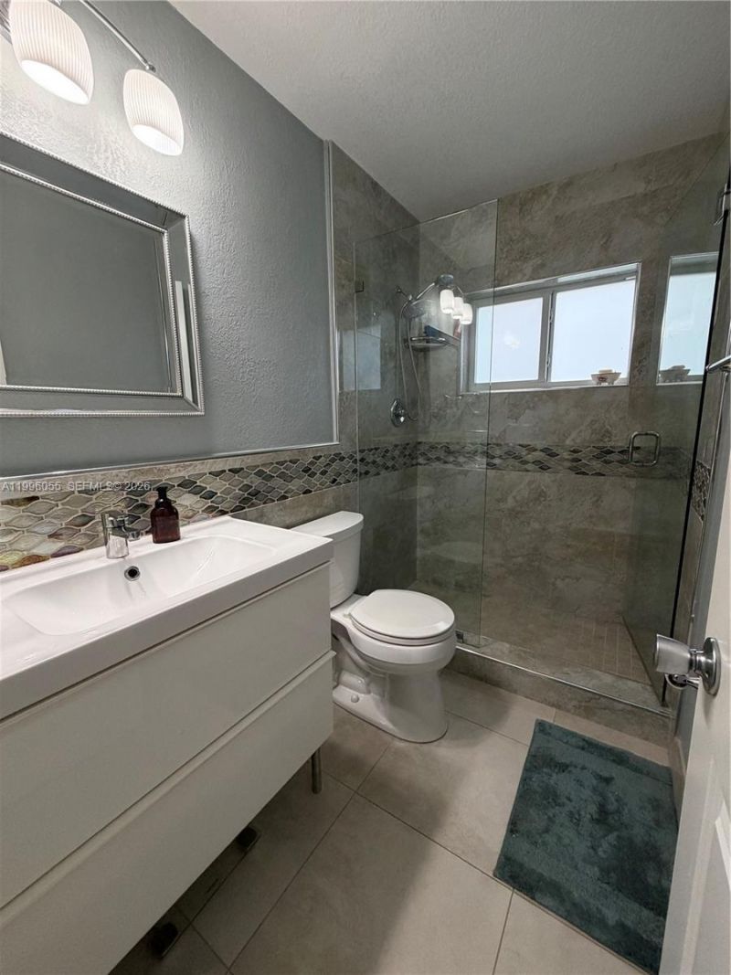 7008 NW 95th Ter, Tamarac, FL 33321 Photo