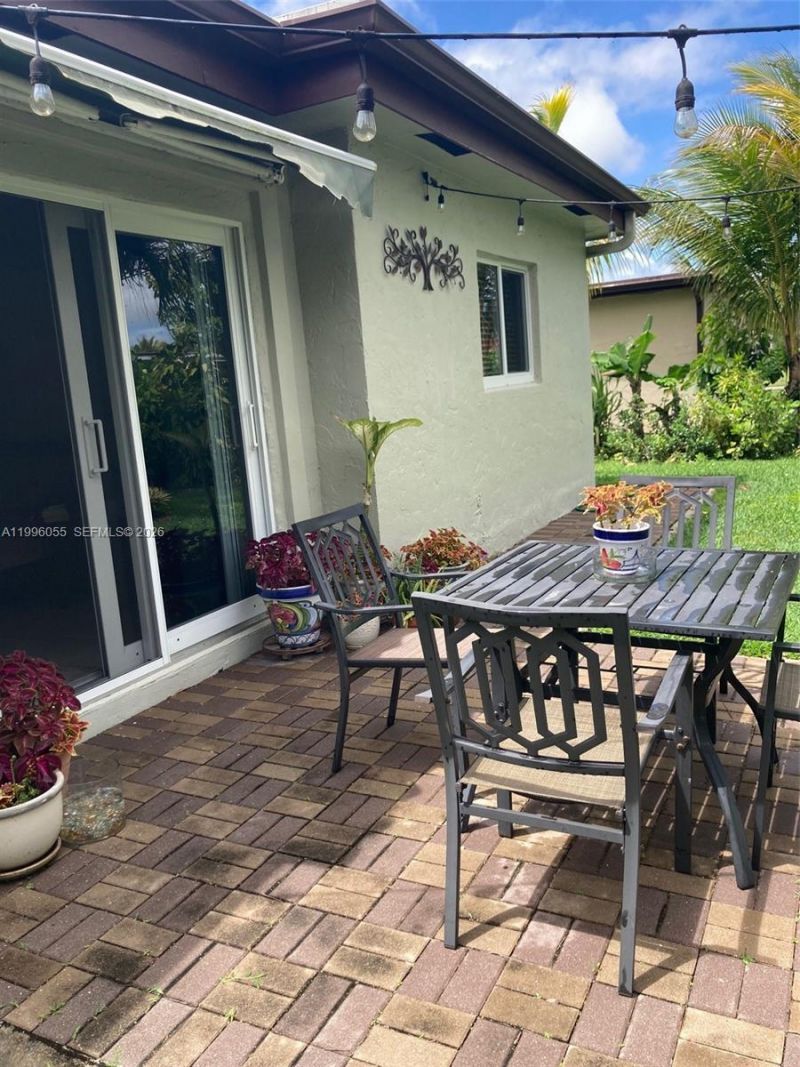 7008 NW 95th Ter, Tamarac, FL 33321 Photo