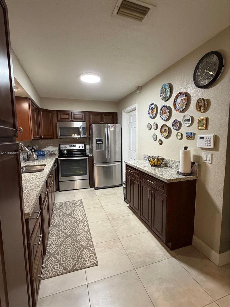 7008 NW 95th Ter, Tamarac, FL 33321 Photo