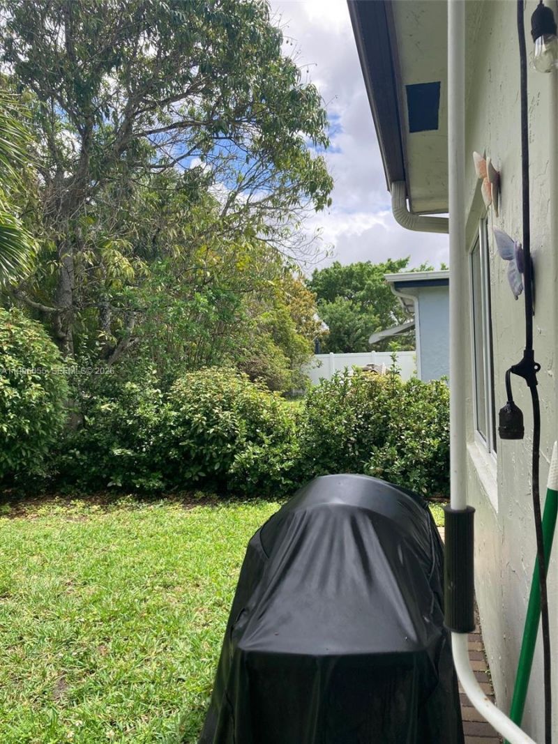 7008 NW 95th Ter, Tamarac, FL 33321 Photo