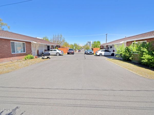 998 Roberts Street, Reno, NV 89502