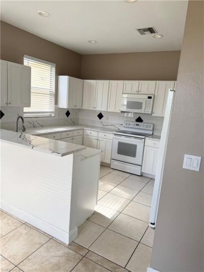 286 Justene Cir , Lehigh Acres, FL 33936 Photo