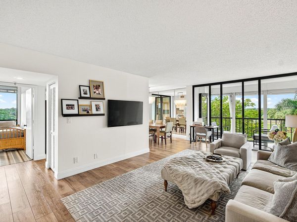 6797 Willow Wood Drive, Unit 6054, Boca Raton, FL 33434