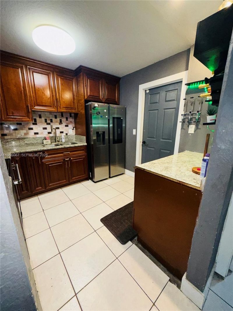 2920 NW 8th St, Fort Lauderdale, FL 33311 Photo