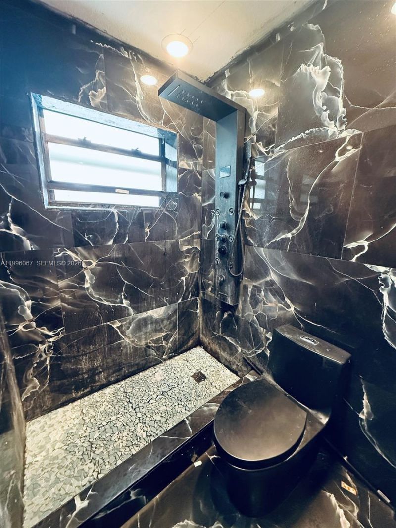 2920 NW 8th St, Fort Lauderdale, FL 33311 Photo