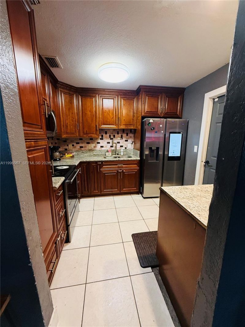 2920 NW 8th St, Fort Lauderdale, FL 33311 Photo