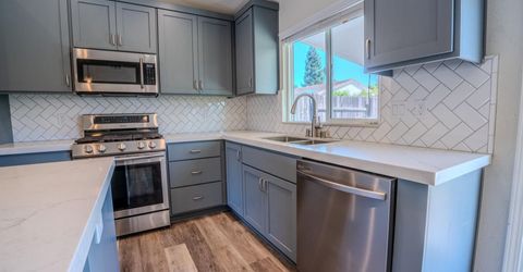 8329 New Hills Ct, Sacramento, CA 95828 Photo