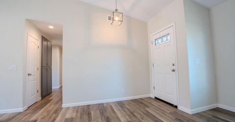 8329 New Hills Ct, Sacramento, CA 95828 Photo