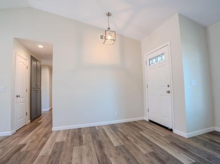 8329 New Hills Ct, Sacramento, CA 95828 Photo