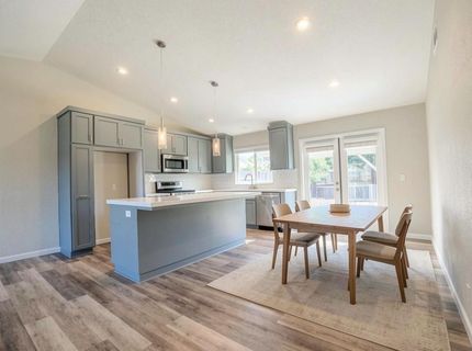 8329 New Hills Ct, Sacramento, CA 95828 Photo