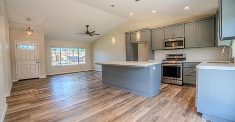 8329 New Hills Ct, Sacramento, CA 95828 Photo