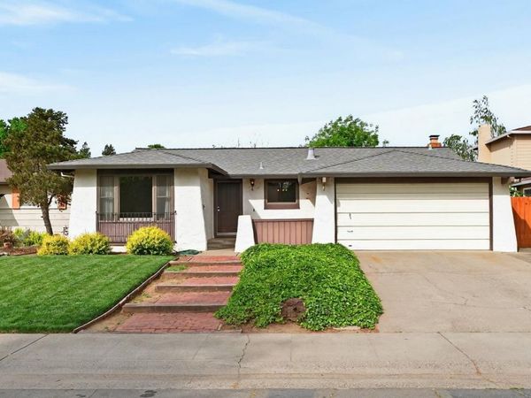 49 Waterglen Cir, Sacramento, CA 95826