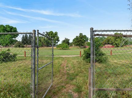 49 Waterglen Cir, Sacramento, CA 95826 Photo