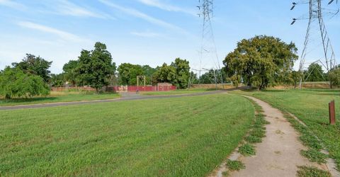 49 Waterglen Cir, Sacramento, CA 95826 Photo