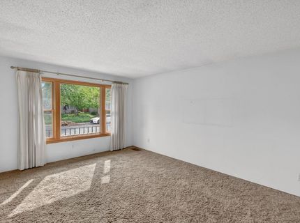 49 Waterglen Cir, Sacramento, CA 95826 Photo