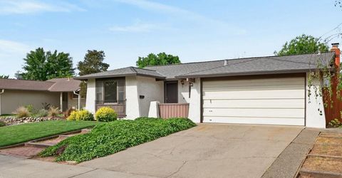 49 Waterglen Cir, Sacramento, CA 95826 Photo